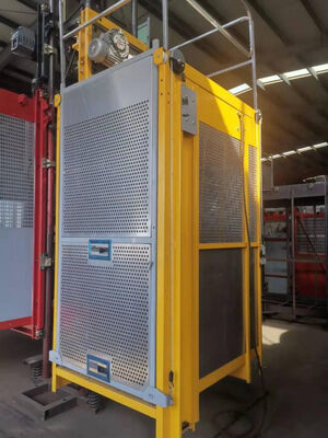 SC150 Vertical Freight Elevator Or Electric Passenger 1.5t Rated Load For Oilfield
